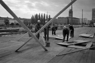 Vorbereitungen für den Neubau des Badischen Staatstheaters am Ettlinger-Tor-Platz