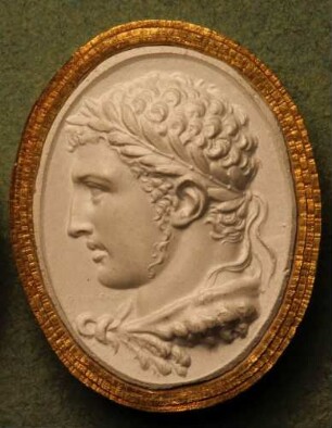 Profilkopf des jungen Herkules mit Olivenkranz und Löwenhaut (Daktyliothek, Erstes Mythologisches Tausend)