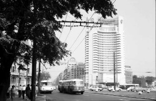 Bukarest: Hotel Intrcontinental vom Boulevard Nicolai Balcescu