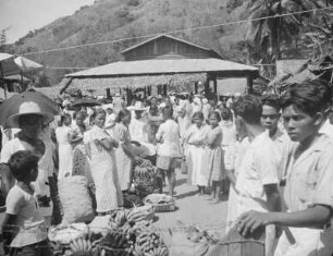 Markt im Barangay Pardo : Marktstände und Käufer