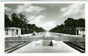Die Ost-West-Achse in Berlin Richtung Brandenburger Tor