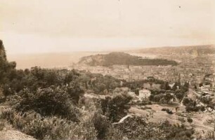 Nizza. Blick von der Cornichestrasse auf die Stadt