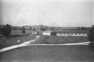 Flugplatz in Prien : Blick auf Gebäude auf dem Flugplatz in Prien