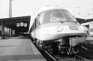 Karlsruhe: neuer IC Stromlinienzug für Sonderfahrt
