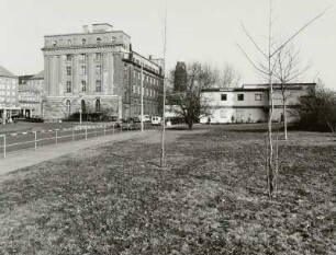 Gebäude der Dresdner Bank : Dresden-Altstadt, Waisenhausstraße 6/8. Gebäude der Dresdner Bank