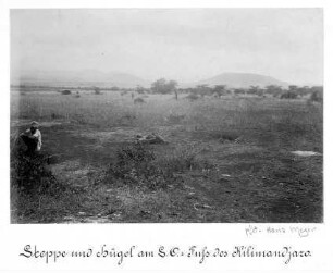 Steppe und Hügel am Südost-Fuß des Kilimandjaro