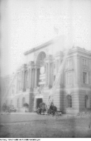 Dresden, Neustadt, Kurt-Fischer Platz (Olbrichtplatz), Nordhalle. Ausstellung: "80 Jahre Berufsfeuerwehr", 17. Juli 1948
