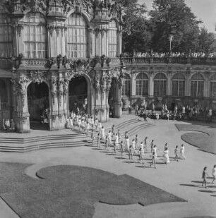 Dresden-Altstadt. Zwinger. Fest im Zwingerhof