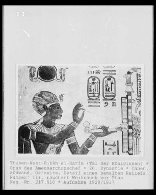 Ramses 3. räuchert vor Ptah