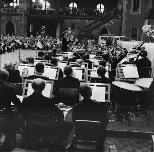 Schwanensee in Meißen 1955 : Ballett "Schwanensee" von Peter Tschaikowski im Burghof der Albrechtsburg Meißen. Mit Ballett und Orchester der Sächsischen Staatsoper Dresden