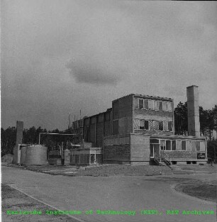 Außenansicht des Gebäudekomplexes der Entaktivierung (flüssig), von Südwesten