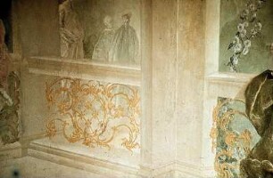 Hofgesellschaft auf einem Maskenball
