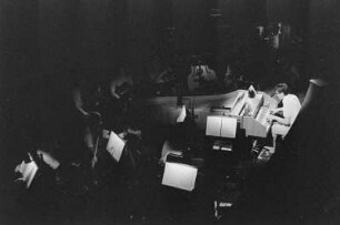 Szenenbilder aus "Erfindung der Liebe", Ballettabend mit Ludwig van Beethovens "Die Geschöpfe des Prometheus" und einer Tanzausdeutung von Antonio Vivaldis "Die Jahreszeiten". Komische Oper Berlin, 16.07.1976