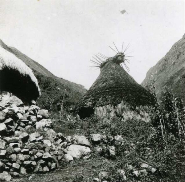 The large dance hut in the northern Paramos.