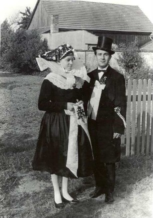 Braut und Bräutigam aus Kunersdorf : Kleidung - niedersorbische Tracht. Ort: Kósobuz / Kunersdorf. Braut und Bräutigam.