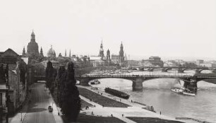 Blick über das Terrassenufer und die Carolabrücke zur Altstadt : Dresden, Blick vom Altstädter Elbufer über das Terrassenufer und die Carolabrücke zur Altstadt