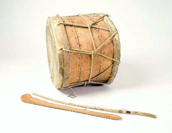 Drum with mallet