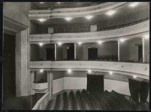 Stadttheater, Eger: Ansicht Bühne und Zuschauerraum