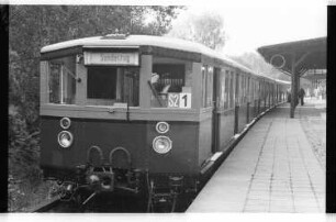 Kleinbildnegative: Sonderzug, S-Bahnhof Großgörschenstraße, 1984