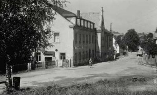 Oelsa. Hauptstraße mit Gasthof Oelsa, Nr. 3