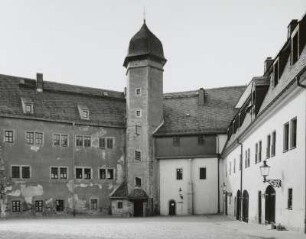 Zschopau, Schloss Wildeck, Innenhof mit Treppenturm