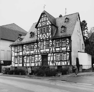 Haus zur Rebe; Bad Schwalbach, Adolfstraße 73, Adolfstraße 75