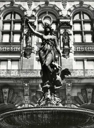 Brunnen im Innenhof des Hamburger Rathauses