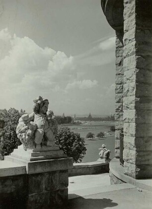 Putten : Blick vom Aussichtspavillon am Waldschlößchen über die Elbe zur Altstadt