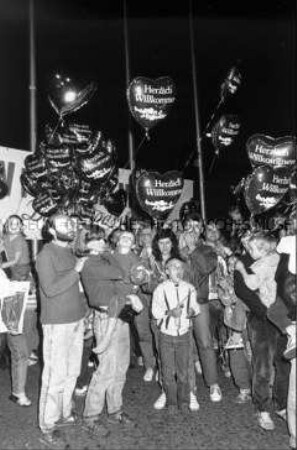 Empfang für DDR-Flüchtlinge aus Prag