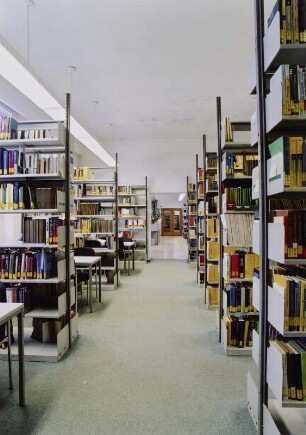 Freihandbereich Monografien in Aufstellung nach Regensburger Verbundklassifikation (RVK) : Dresden-Räcknitz, Zellescher Weg 12/14 (Willers-Bau der TU Dresden). Sächsische Landesbibliothek - Staats- und Universitätsbibliothek Dresden. Zweigbibliothek Mathematik. Freihandbereich Monografien in Aufstellung nach Regensburger Verbundklassifikation (RVK)