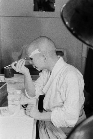Szenenbilder aus der "Peking-Oper" , Komische Oper Berlin, 1956 : Gastspiel mit Tänzen, Instrumentalmusik, Arien und Volksliedern