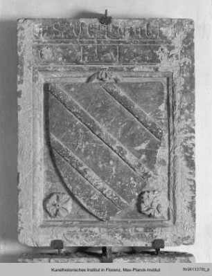 Grabstein der Familie Malagagli mit Wappen