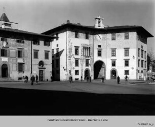 Piazza dei Cavalieri, Pisa
