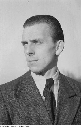 Portrait eines Mannes im Anzug