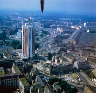 Wintergartenhochhaus am Georgiring in Leipzig : Blickrichtung Westen zum Tröndlinring
