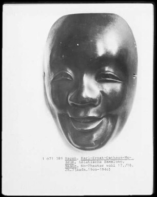 Maske aus dem No-Theater