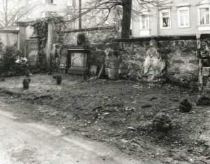 Dresden-Neustadt. Innerer Neustädter Friedhof. Einfriedung mit Grabmalen (1701/1900)