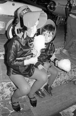 Kinderfaschingsball des Festausschusses Karlsruher Fastnacht in der Schwarzwaldhalle.