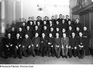 Roßwein, Kreis Döbeln. Gruppenbild zur Jahreshauptversammlung der Feuerwehr