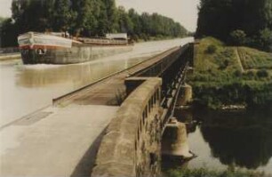 Alte Kanalbrücke des Mittellandkanals über die Leine