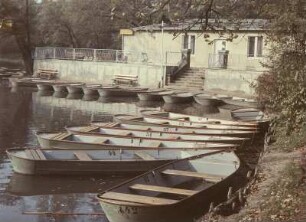 Dresden. Großer Garten, Carolasee, Bootsanlegestelle