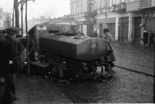 Bukarest: Calea Dudesti: Ausgebrannter OSIN-Wagen