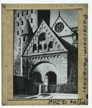 Paderborn, Dom : Außenansicht von SO, Vorhalle