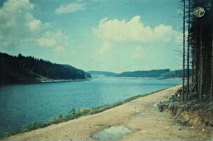 Blick auf einen Stausee