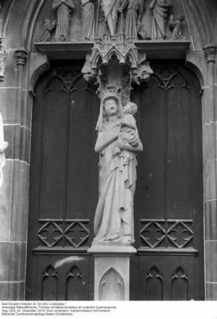 ehem. Ritterstiftskirche; Trumeau mit Madonnenstatue am südlichen Querhausportal