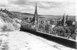 Esslingen, Stadtansicht : Esslingen. Stadtansicht mit Burg, Frauenkirche und Stadtkirche St. Dionysius von Nordwesten