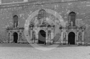 Eingangsportale der St. Petri-Kirche in Riga