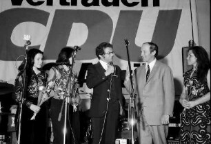 Freiburg: Paulussaal; CDU Wahlhitparade mit Filbingers, mit Dieter Thomas Heck, von unten