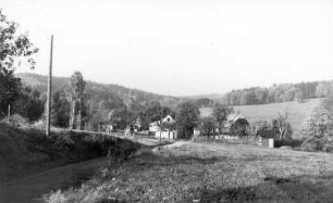 Steinigtwolmsdorf (obersorbisch Wołbramecy). Blick zur Wesenitzmühle