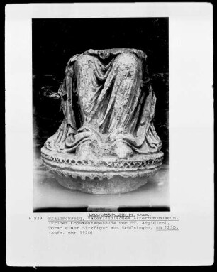 Fragment einer Sitzfigur
